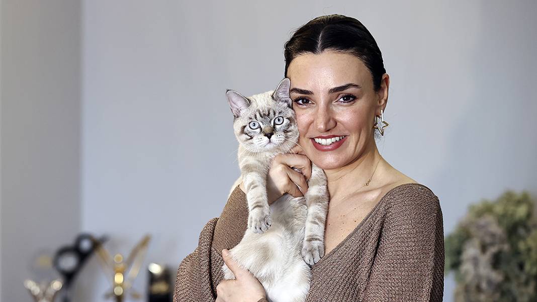 Sevcan Orhan sahne ortasında yere yığıldı! Türk Halk Müziği sanatçısı Sevcan Orhan’ın sağlık durumu nasıl? 1